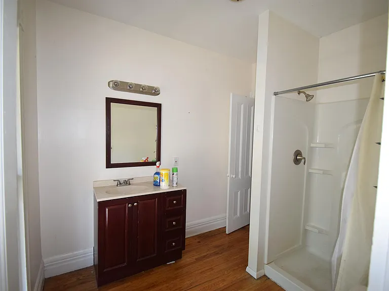26 Weider St — Photo 6