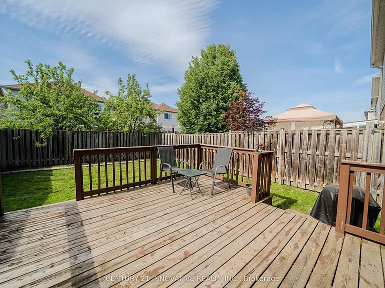 28 Samandria Ave #UPPER — Photo 3