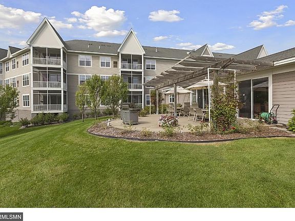 3rd image of 100 Clydesdale Trl APT 215
