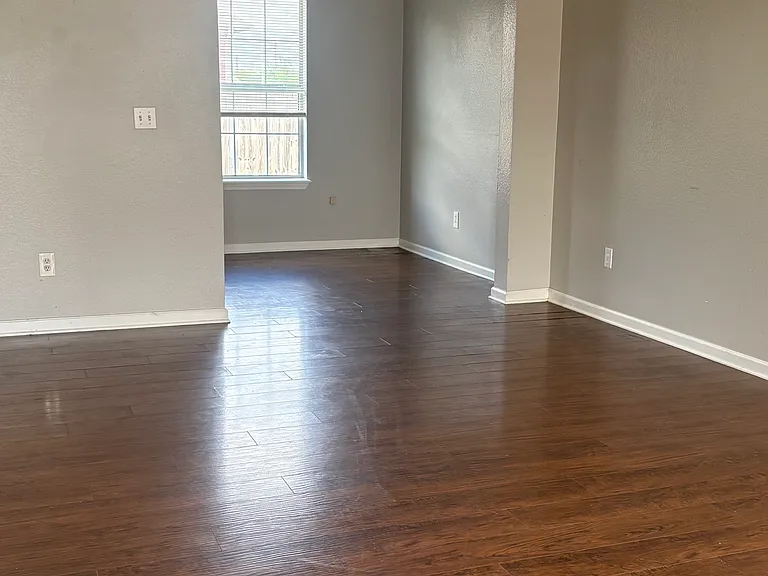 588 King Ln #A — Photo 5