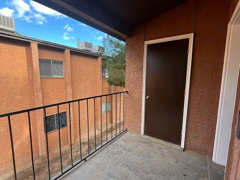 Sand Pebble Apartments — Photo 69