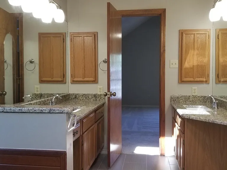 2104 Stein Way — Photo 11