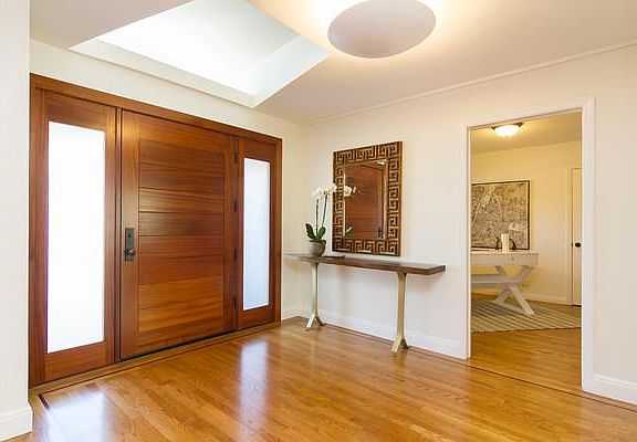 2nd image of 2066 Poplar Ave