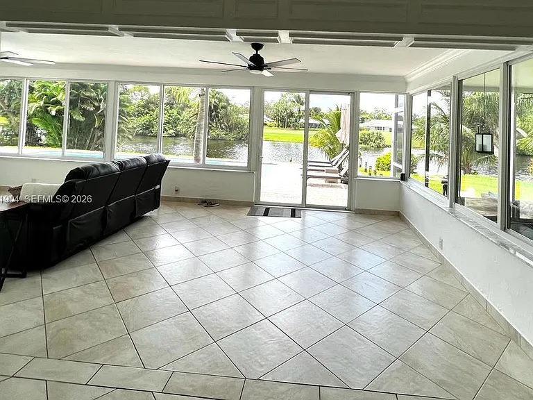 3324 Lakeview Blvd — Photo 3