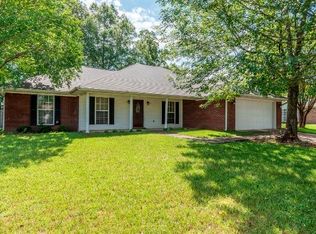 106 Crossgate St, Starkville, MS 39759