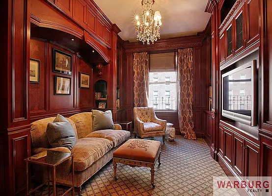 Sold by Warburg | media 12