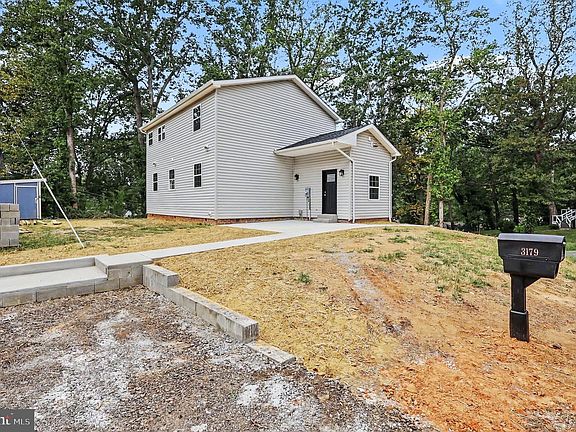 3rd image of 3179 Oakmont Ave