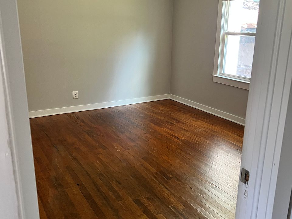 1st image of 105 Myra St