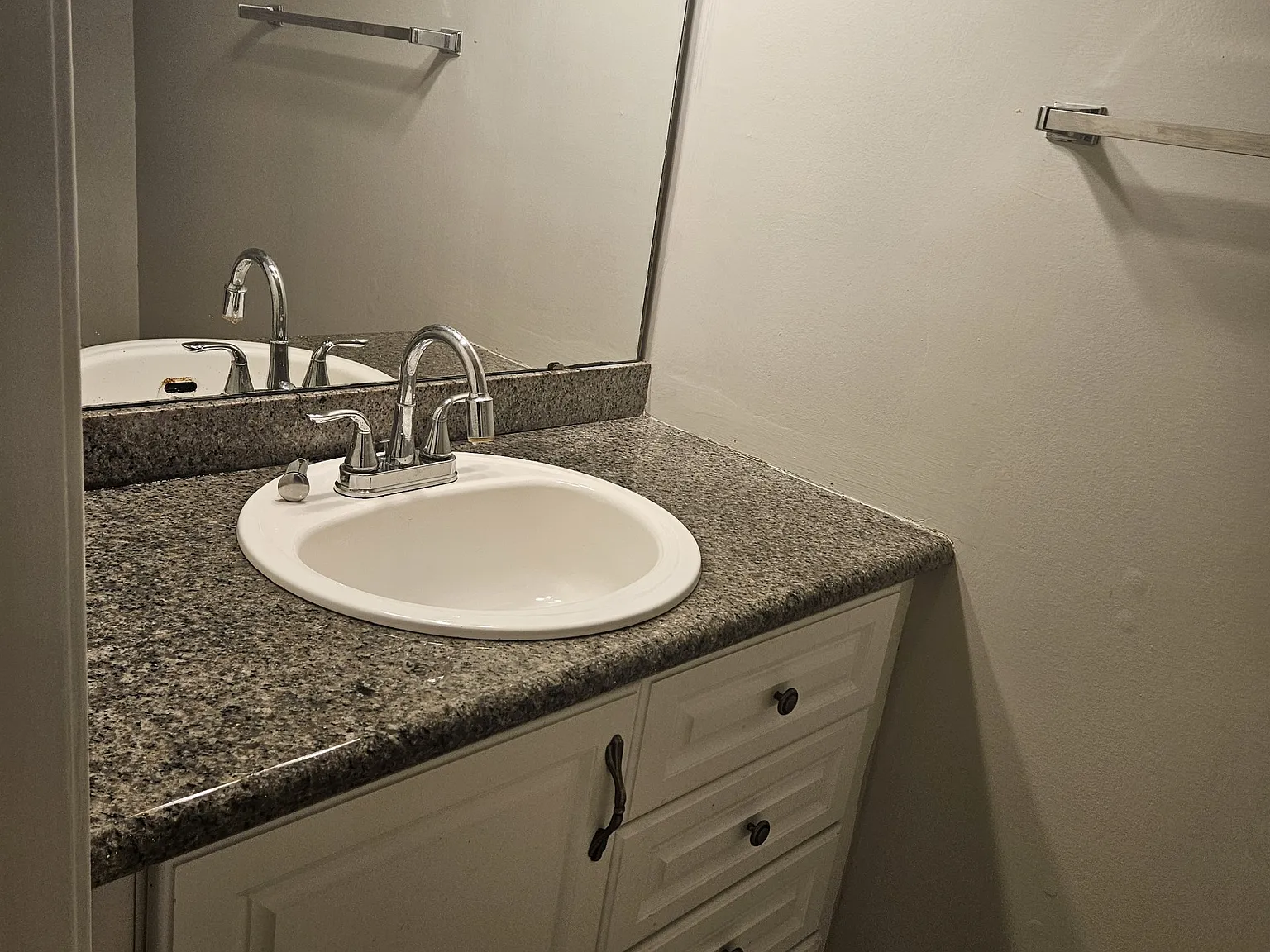 2 bed, 2.5 bath, 1248 sqft, $1,650 — Photo 2