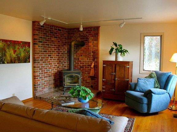 Cozy Family Room off Kitchen and Dining Room