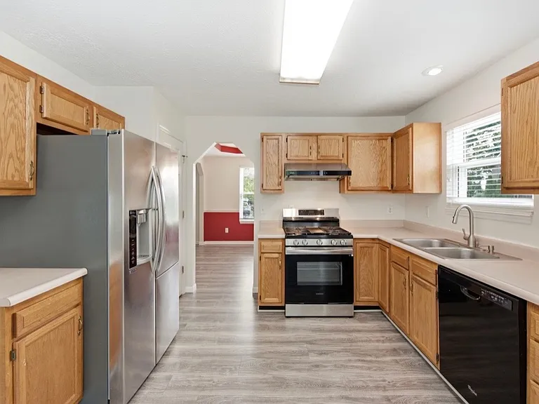 7649 Tollgate Ct — Photo 8