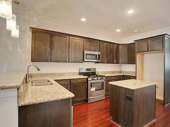 3rd image of 146 Stafford Pl