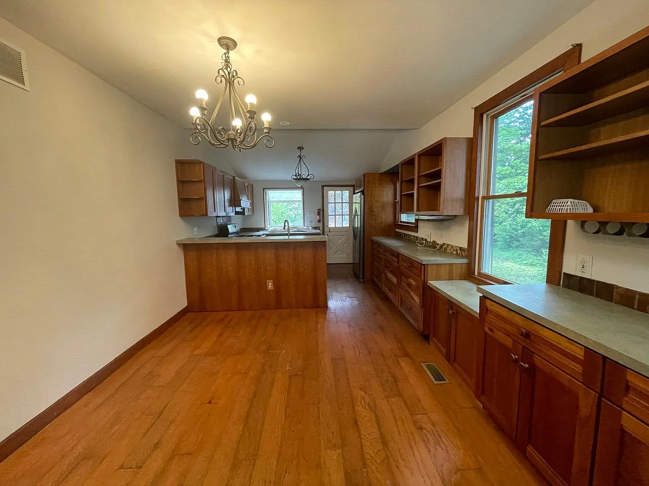 210 Mannion St — Photo 4