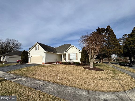 3rd image of 30472 Plantation Dr