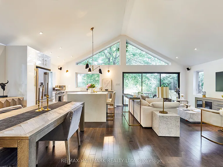 72 Sunnypoint Cres — Photo 3