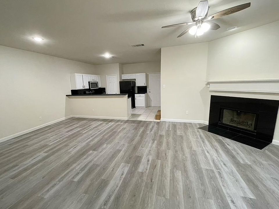 1st image of 3623 Clubview Dr