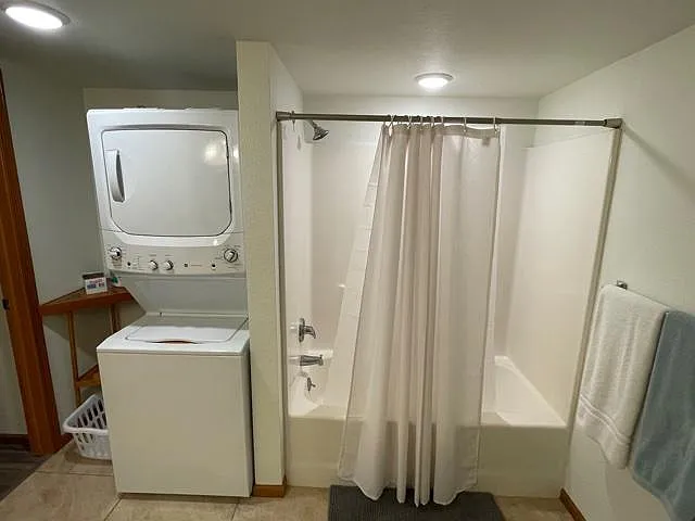 332 S Linn St #407 — Photo 5