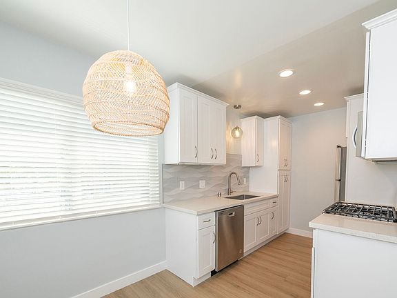 4th image of 422 N Broadway Ave #4