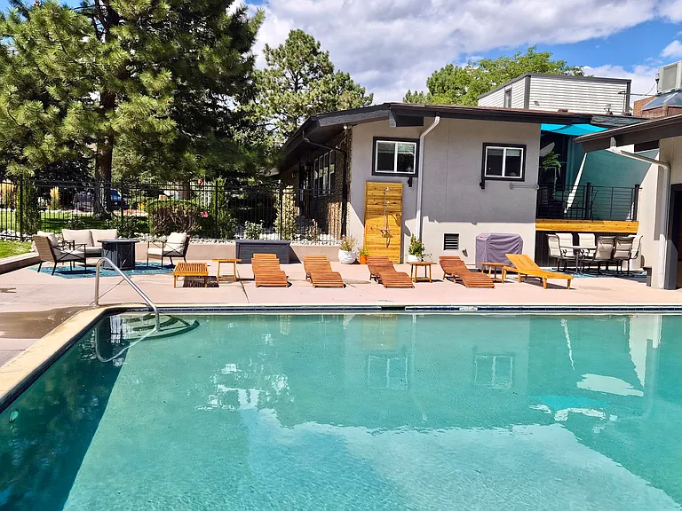 Golden Cir — Photo 19