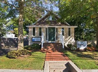 147 Pulaski Rd, Kings Park, NY 11754