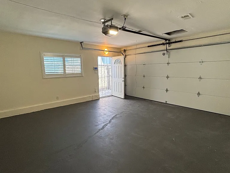 8096 Juniper Ave — Photo 32