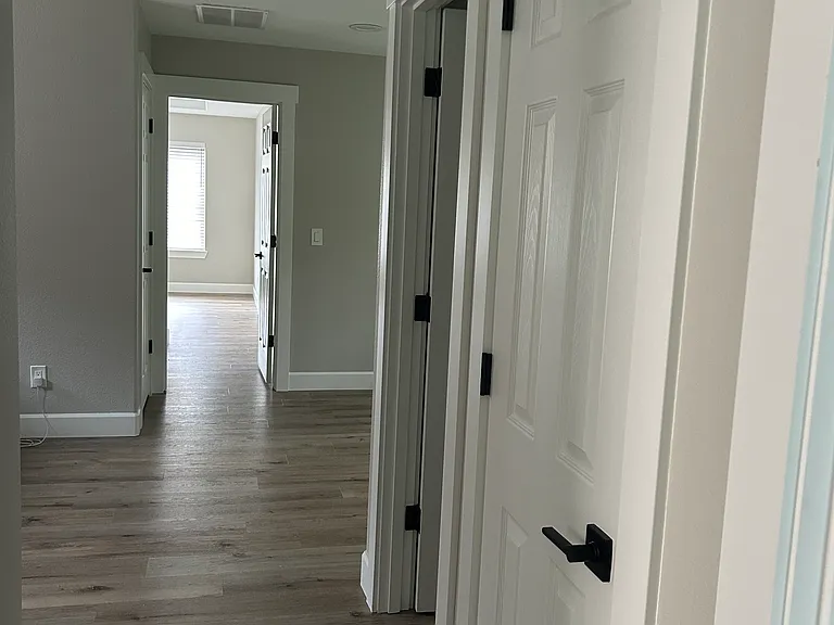 1093 SE Bianca St — Photo 15