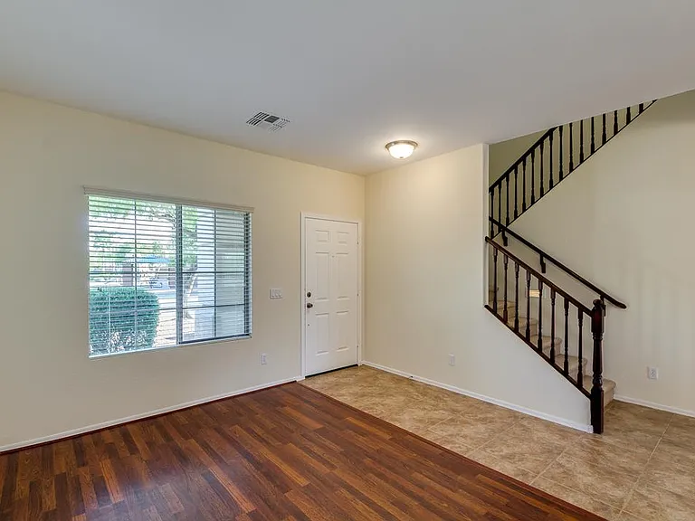 1306 E Birdland Dr — Photo 9