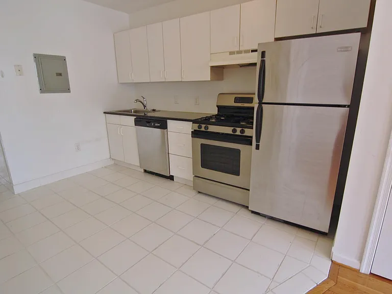 912 Snyder Ave #2 — Photo 6