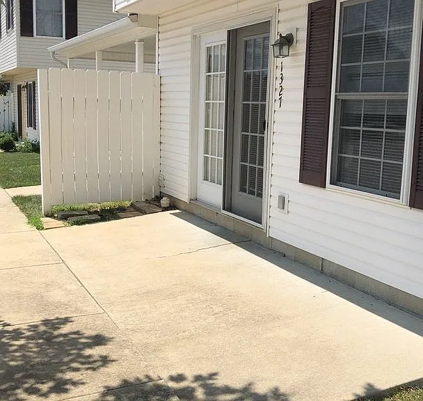 1327 S Cobble Creek Cir — Photo 3