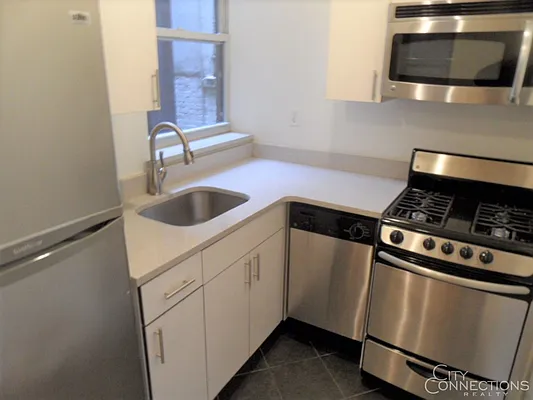 Rented by City Connections Realty | media 19