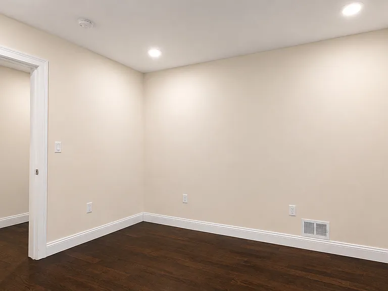 7 Maple St #1 — Photo 6