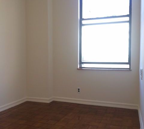 5th image of 304 W 92nd St APT 2L