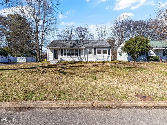 2nd image of 2807 Fairmont Blvd