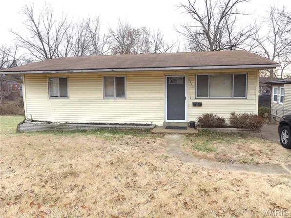 8922 Higginson Dr, Saint Louis, MO 63121