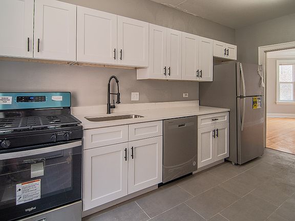 5th image of 7610 S Saginaw Ave #3B