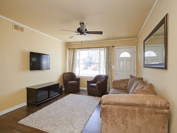 3rd image of 4809 S Lawton Ave