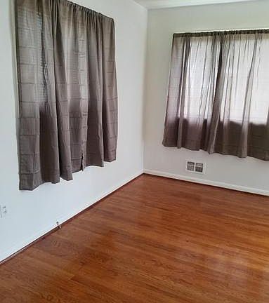 4th image of 1118 Baker Ave