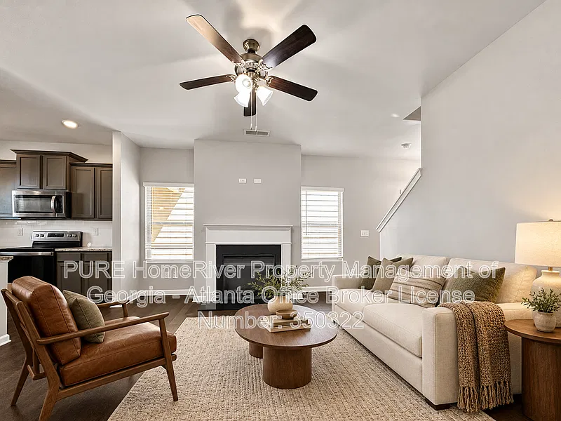 4 bed, 2.5 bath, 1832 sqft, $2,135 — Photo 2