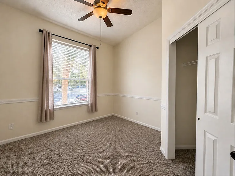 407 Augusta Cir #1 — Photo 12