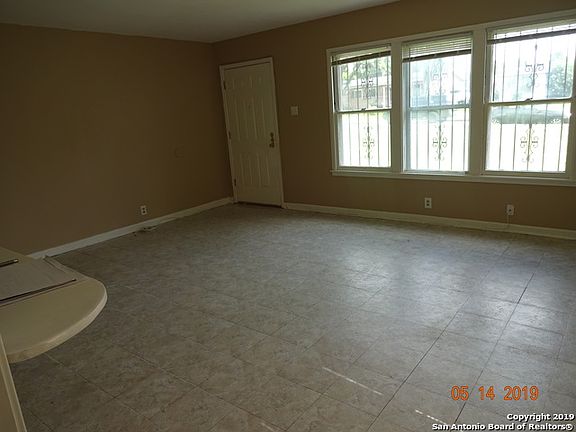2nd image of 211 E Palfrey St