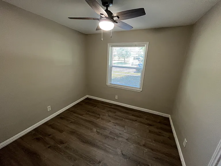 1809 Sycamore Dr — Photo 17