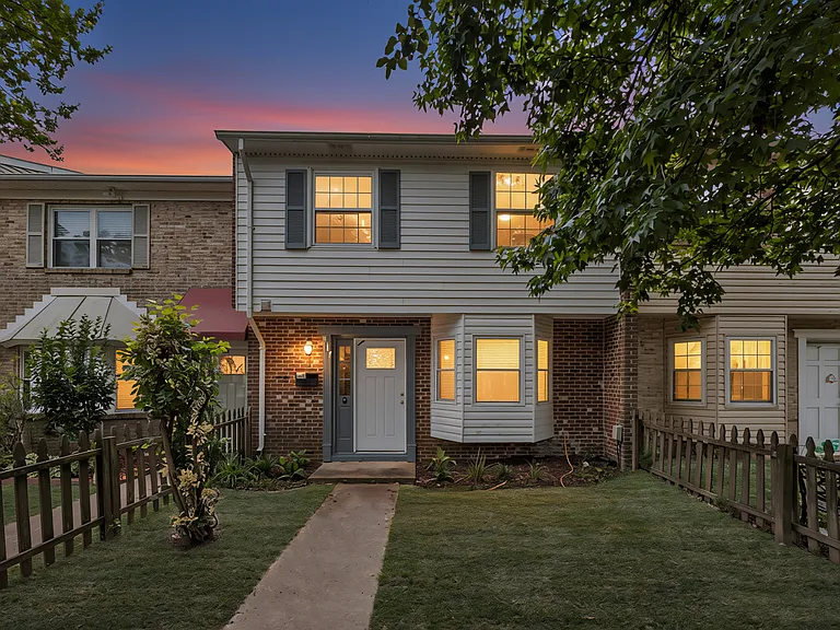 817 Biltmore Dr — Photo 1