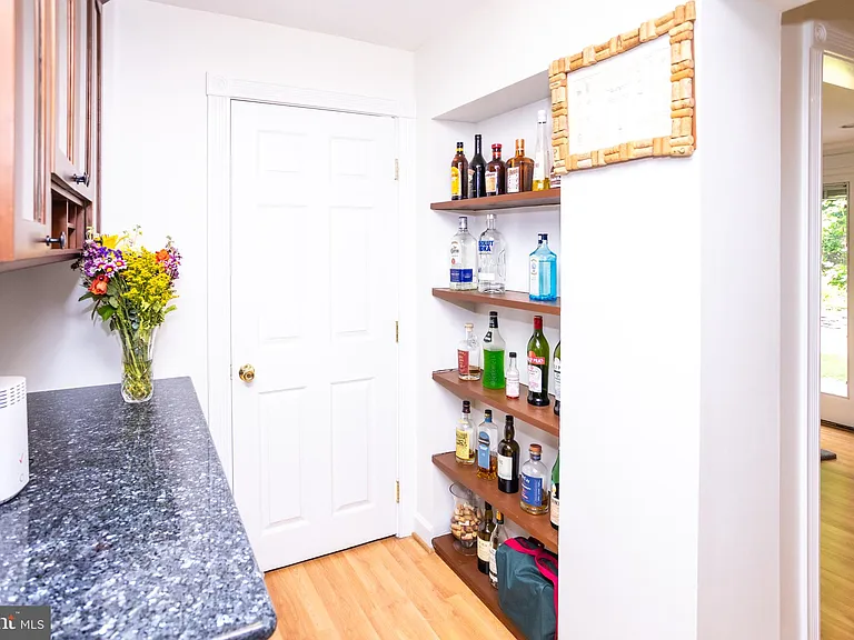 1207 N Livingston St — Photo 17