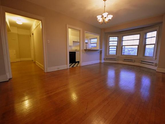 2nd image of 1633 Melrose Ave APT 408