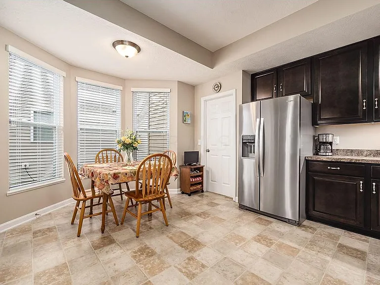 5694 Stearns Rd — Photo 11