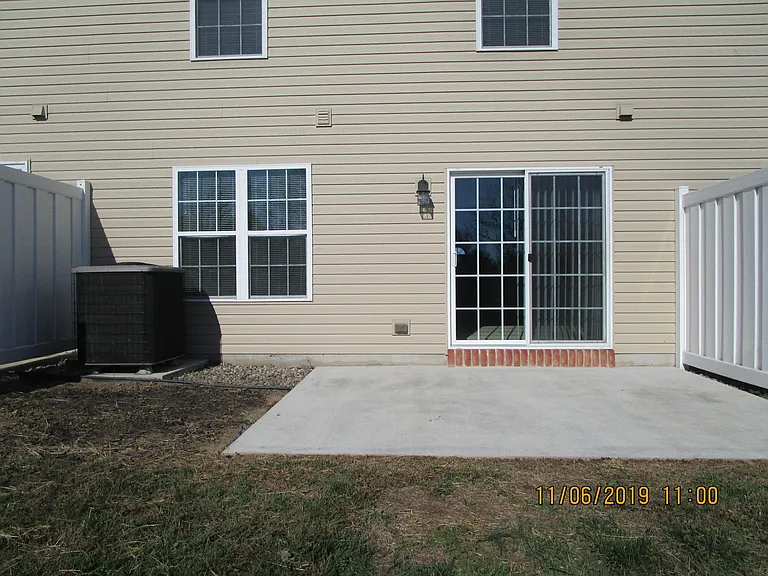 1212 Emilys Ct — Photo 16