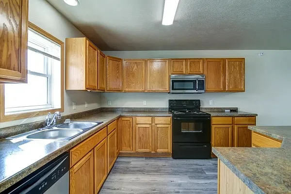 Meadow Ridge Apartments — Photo 3