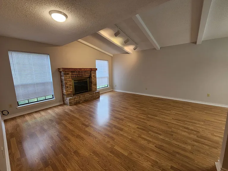 5705 Larry Dr — Photo 2