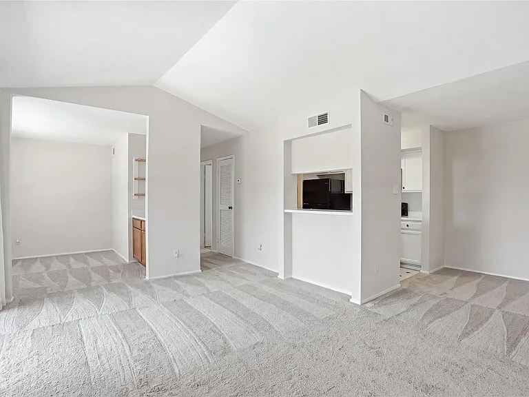 2025 Augusta Dr #804 — Photo 8