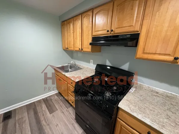 209 Hamilton Ave, Darby, PA 19023